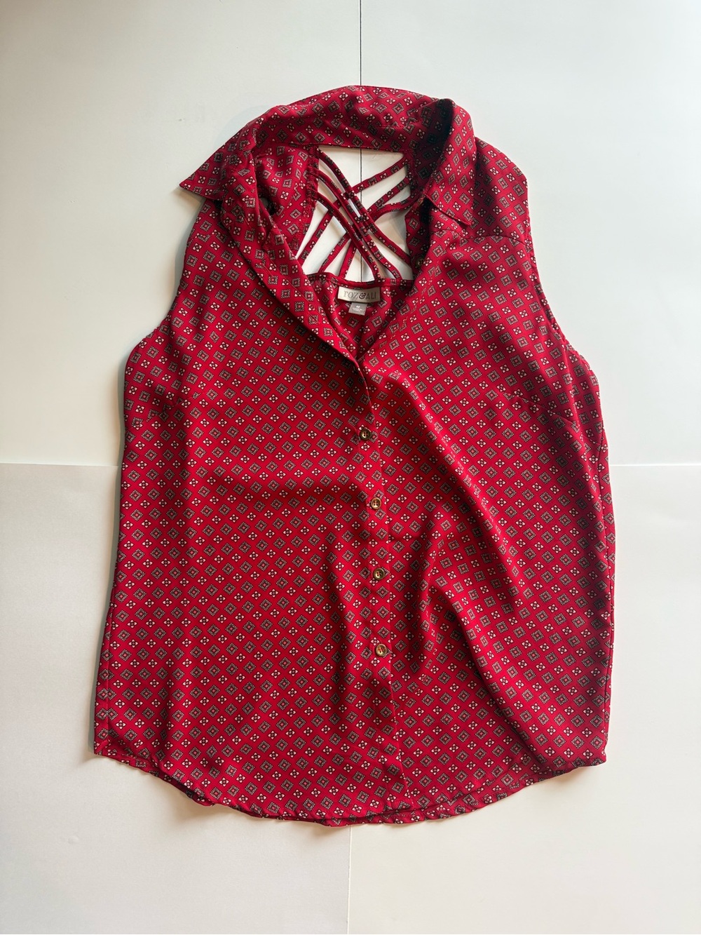 Roz & Ali Red Patterned Sleeveless Button Front Camisole with Crisscross Back